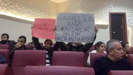 Belediye Meclisinde 'Ağaç' Protestosu Yapan Gençlere Biber Gazı