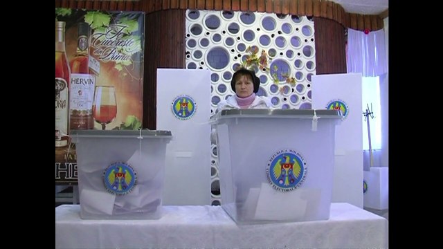 Pro-European parties narrowly win Moldova legislative poll