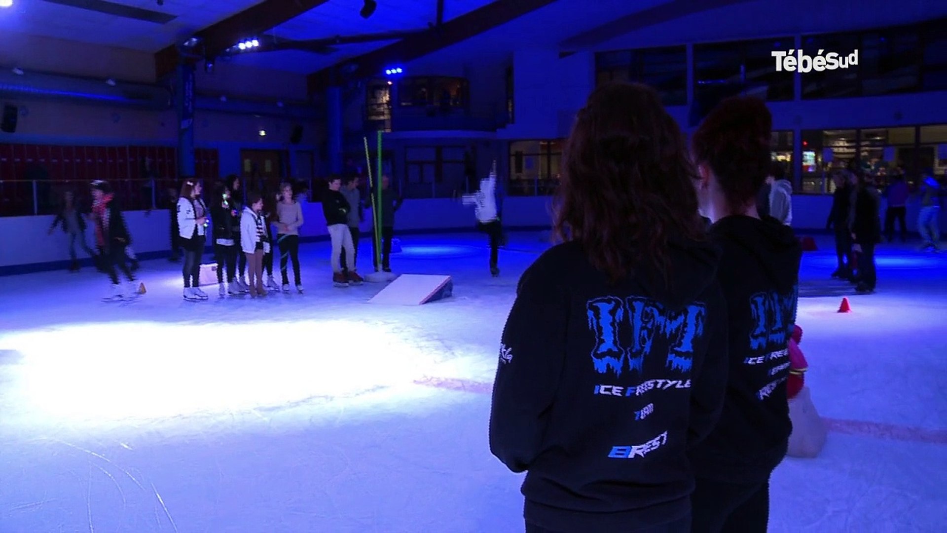 Lanester 56 La Patinoire Du Scorff Organise Sa Premiere Soiree Ice Freestyle Video Dailymotion