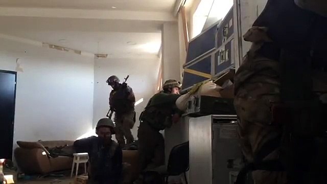 Киборги в Донецком аэропорту работают по русским боевикам