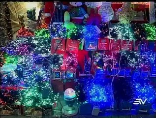 Adornos de Navidad se toman parte del comercio guayaquileño