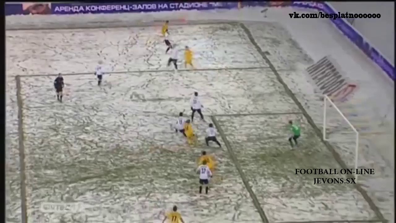 Com hat-trick, ex-Fla brilha e Metalist vence
