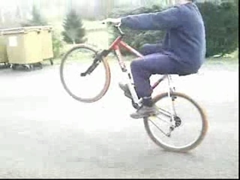 the stunters of bikes in la saunière