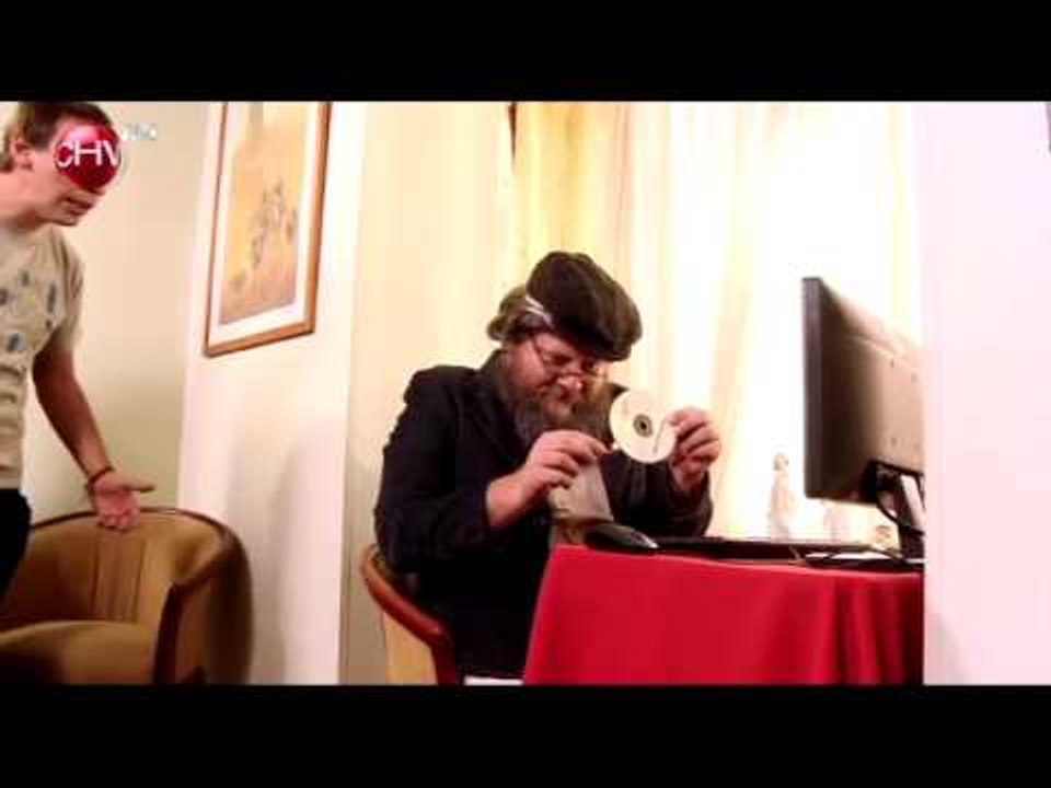 Esto es lo que pasa cuando el Abuelo Tecnológico trata de grabar un CD
