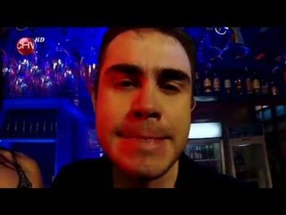 Alex y Coto  "Me gusta la que te baila entre las piernas"