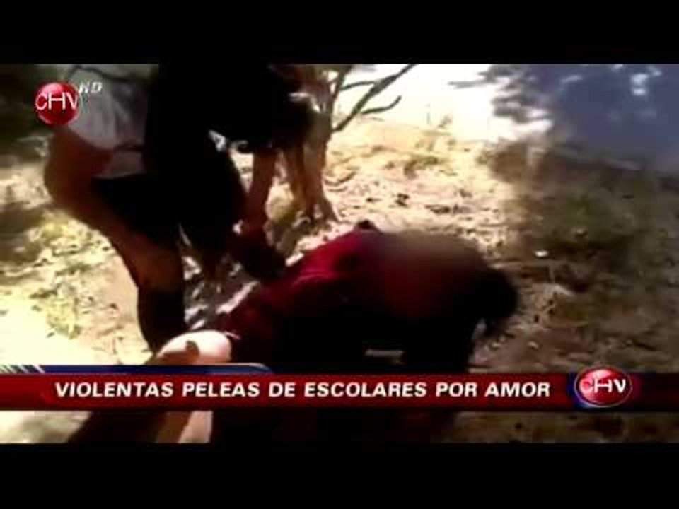 Captan pelea de escolares en Temuco provocada por causa de lío amoroso - CHV Noticias