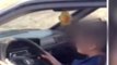 Sorprenden a adulto enseñando a manejar a menor en autopista - CHV Noticias