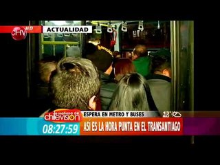 Descargar video: Mira el desquite de pasajeros estresados en el transporte público - Matinal de CHV