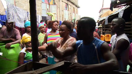 'Contact tracers' hunt down Ebola in Sierra Leone