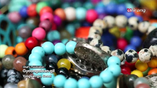 Chefs Foodcation Ep7C8 Two Different Views of Itaewon