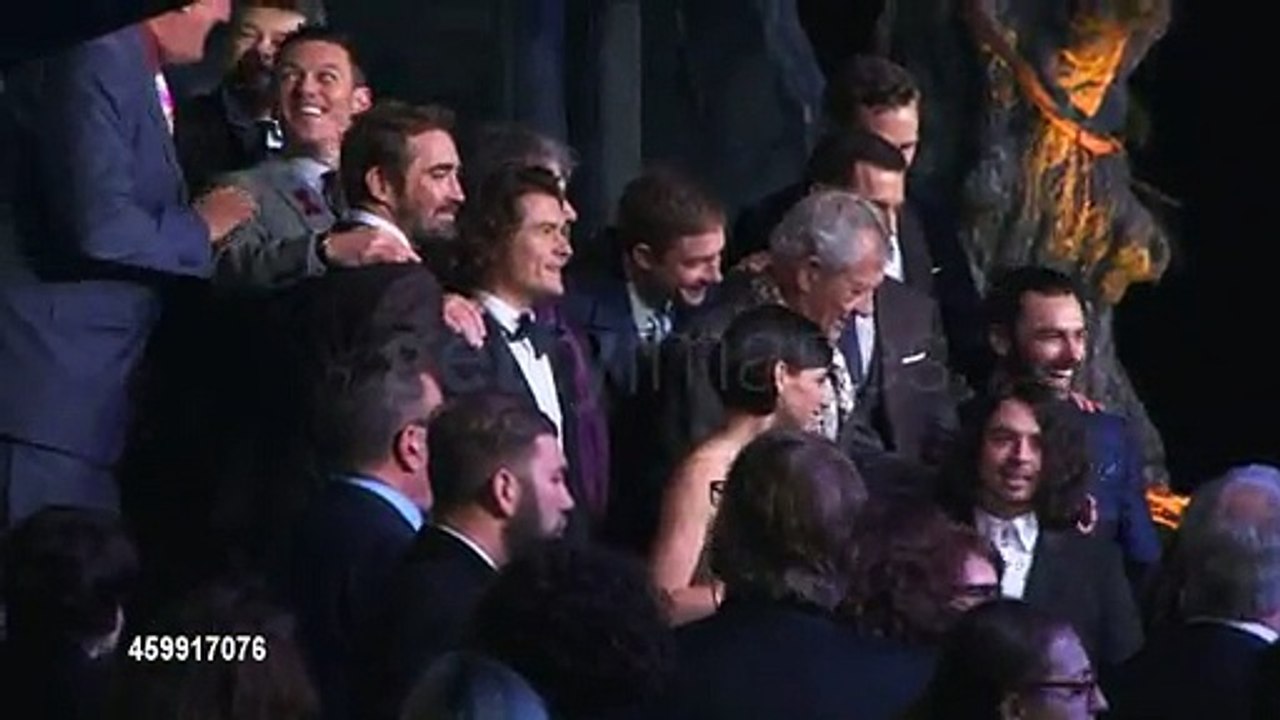 Cast pose for a photo at 'The Hobbit: The Battle of the Five Armies' World Premiere