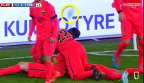 Lionel Messi hit by a bottle after Barcelona's winner against Valencia
