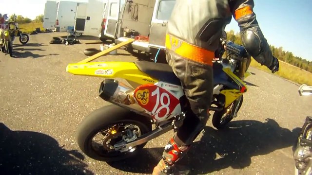 Suzuki GSXR 750 Ve Aksiyon - Araba Tutkum