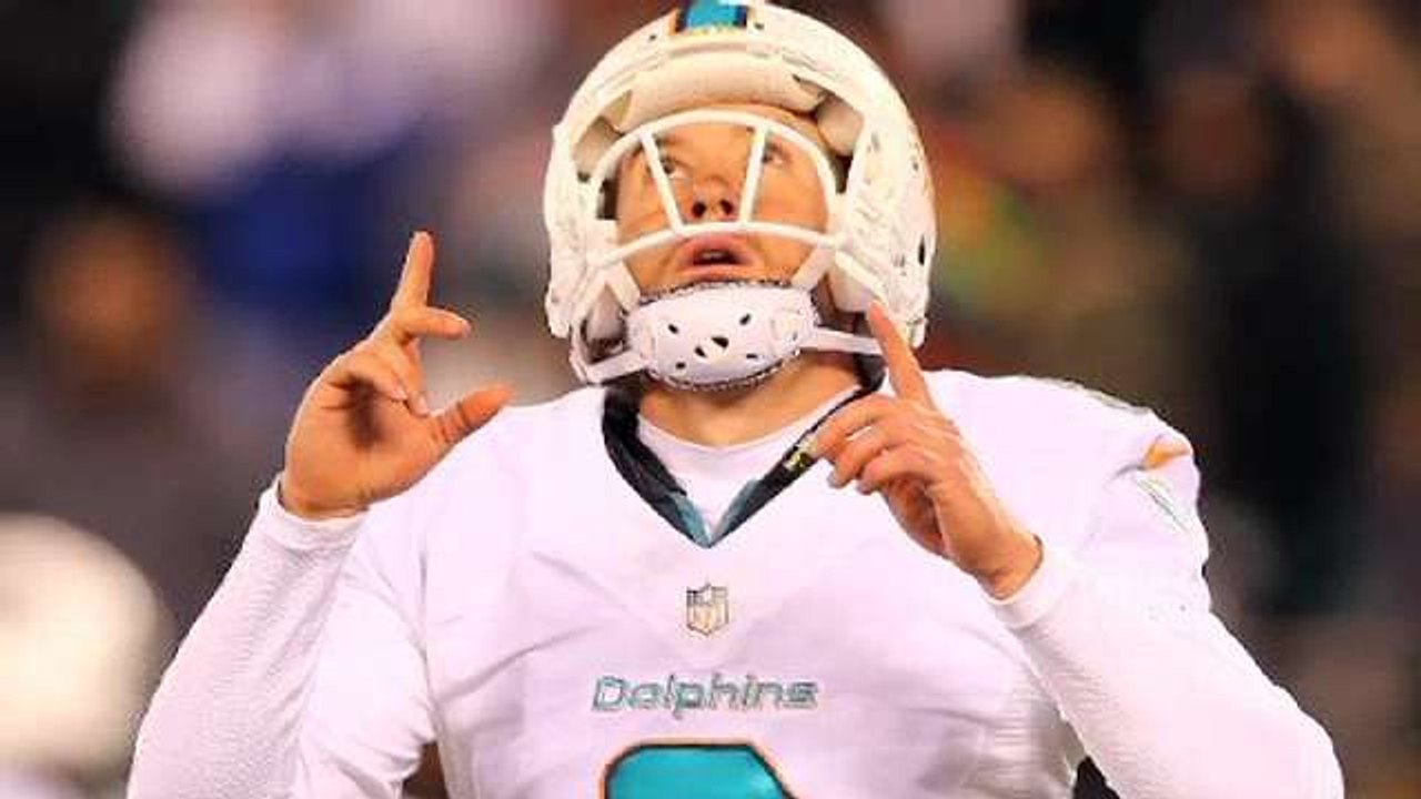 Dolphins Edge Jets, Stay in Playoff Hunt
