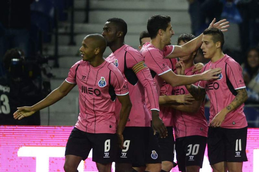 Le sublime but gag d'Alex Sandro !