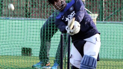 MS Dhoni to Reach Australia Before First Test