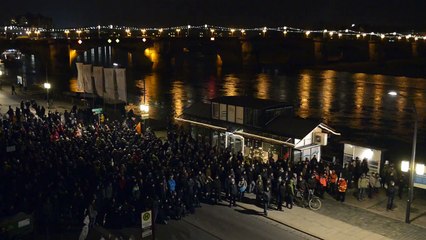 Dresden Nazifrei stoppt rassistische Demo durch die Stadt 01.12.2014