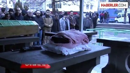 5 Aylık Kızını Musalla Taşına Bıraktı