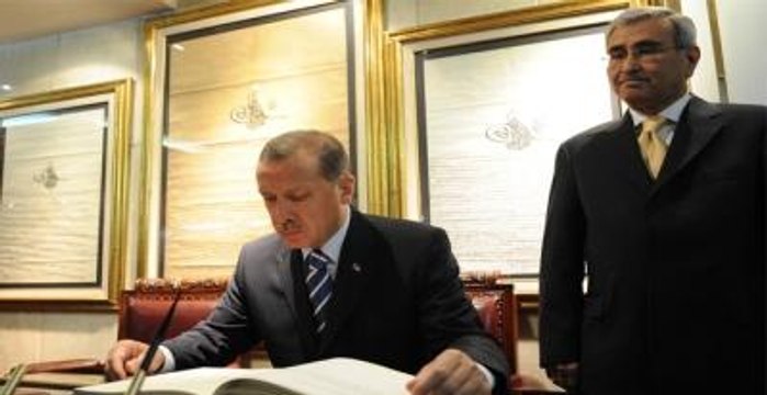 Durmuş Yılmaz'dan Hükümete Merkez Bankası Eleştirisi