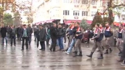 Kayseri'de Babaya Kelepçeli Veda