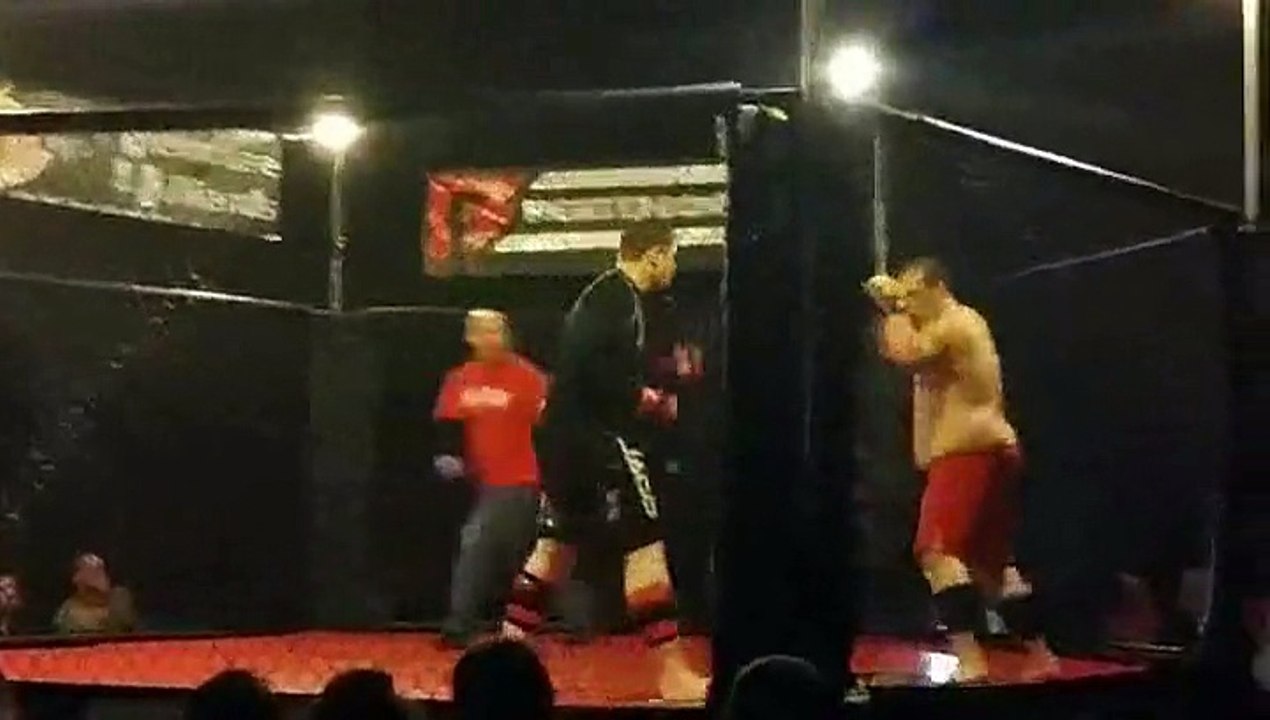 Ce combattant n'est pas aussi agile qu'il peut le penser