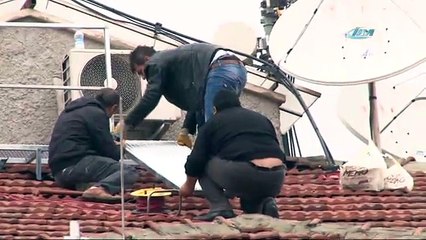 Çatıda mesaiye yemek molası