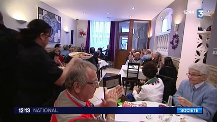 Un restaurateur offre un repas aux plus démunis