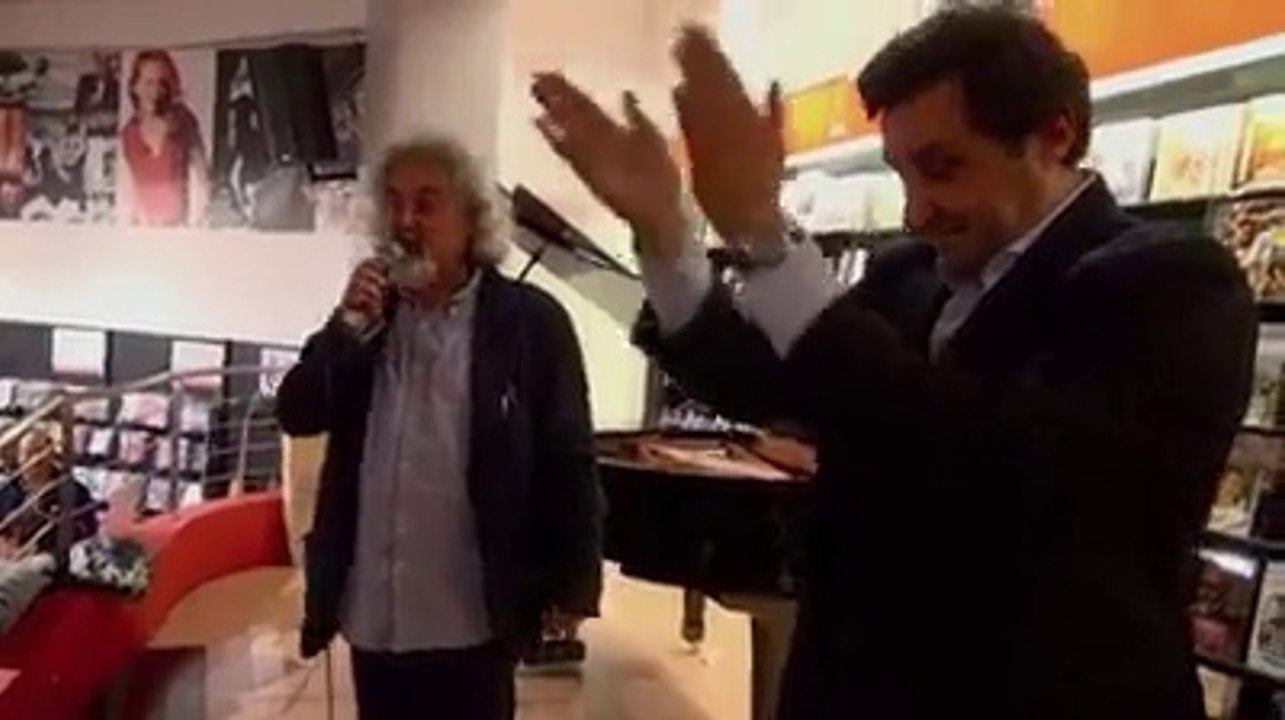 Flavio Insinna presenta il suo romanzo alla Feltrinelli di Roma