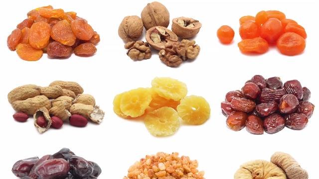 The Best Foods and Drinks to Avoid Before Bed