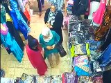 سيدتان تسرقان الملابس بمحل تجاري بوهران