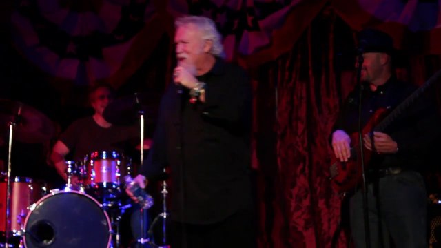 T. Graham Brown talking to the crowd at MJ's Rockin Oldies video