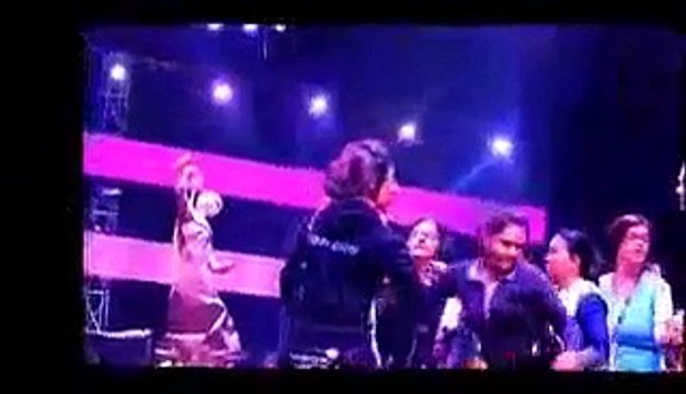 NEW Gauhar Khan Slapped On India's Raw Star - PRIVATE VIDEO