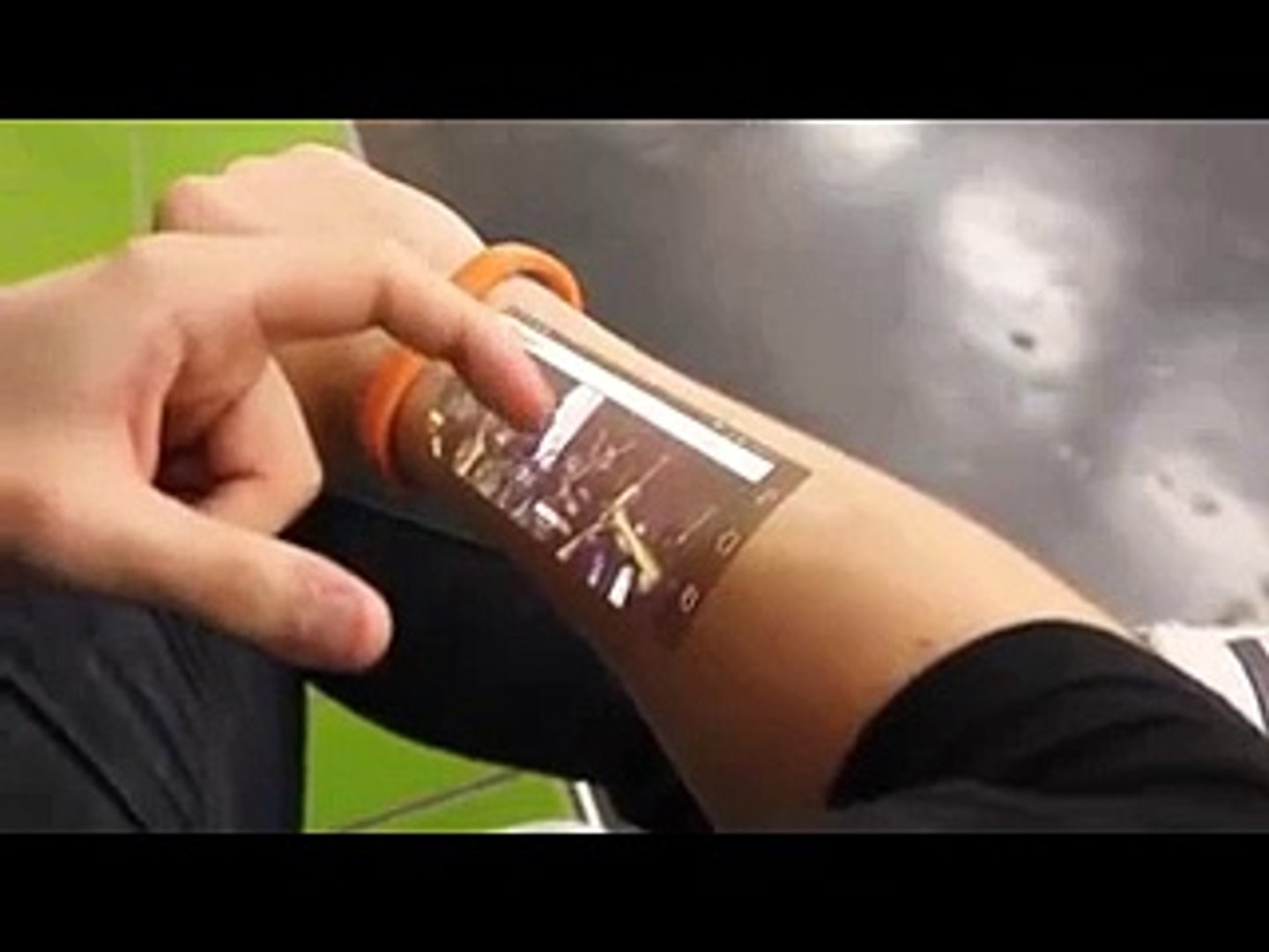 Dunya News - Futuristic Cicret Bracelet Works Like A Touch-Screen Smart  Phone On Your Skin - video Dailymotion
