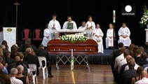 مراسم خاکسپاری اسطوره جوان کریکت استرالیا