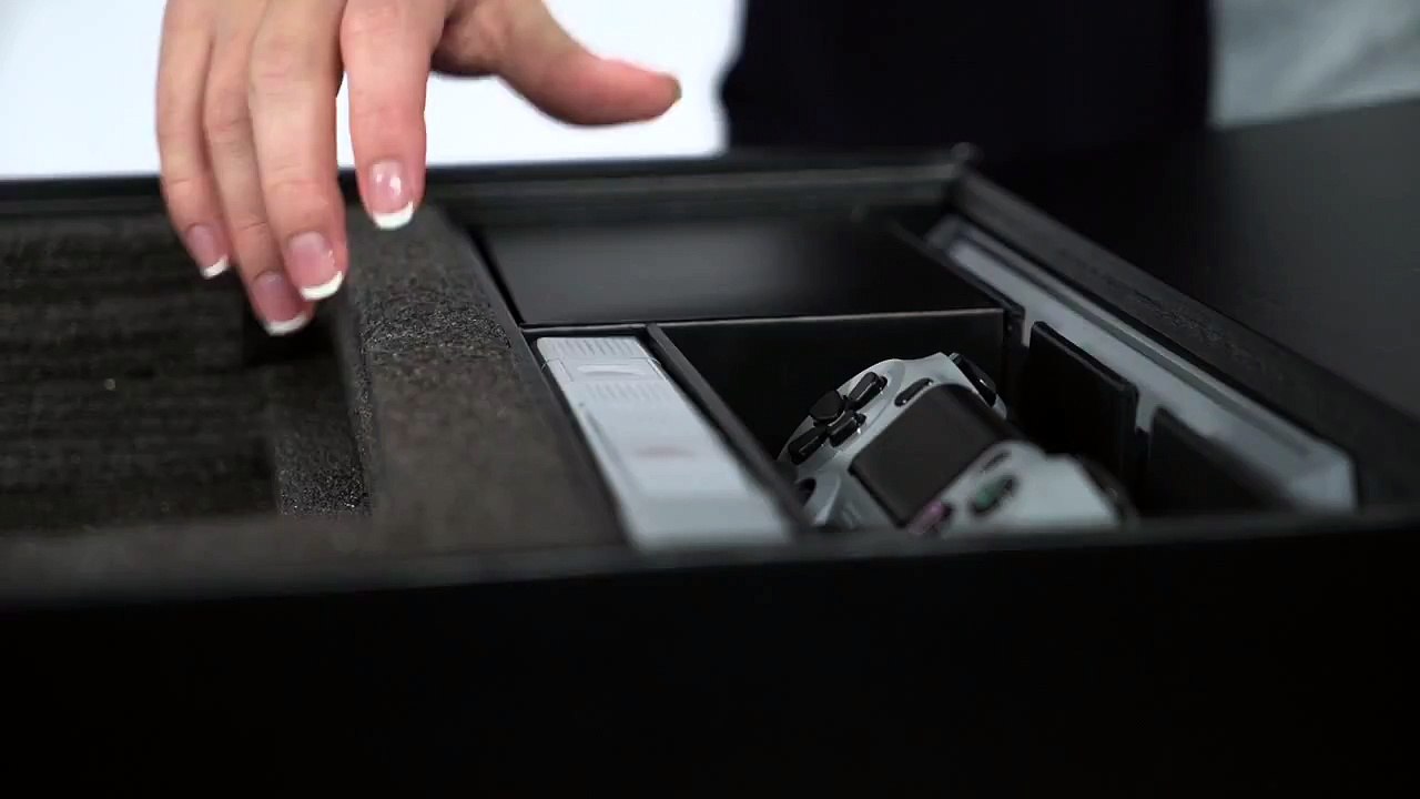 EXCLUSIVE 20th Anniversary Limited Edition PS4 UNBOXED