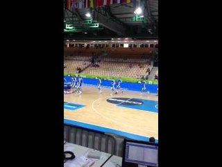 Η είσοδοs της Εθνικής με Φινλανδία