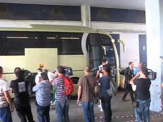 Gazzetta.gr: Η άφιξη του Παναθηναϊκού στο Σ.Ε.Φ. (2)