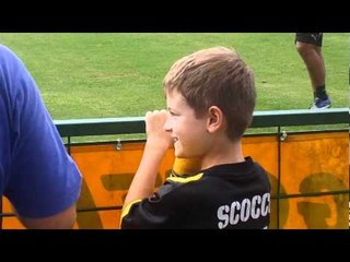 Ο... πιτσιρικάς Σκόκο στην προπόνηση της ΑΕΚ (gazzetta.gr)