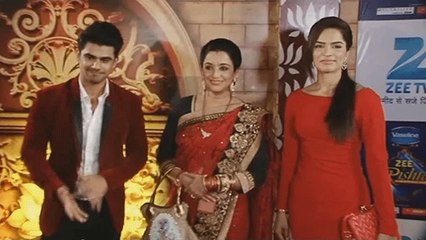 Kumkum Bhagya Team @ Zee Rishtey Awards 2014