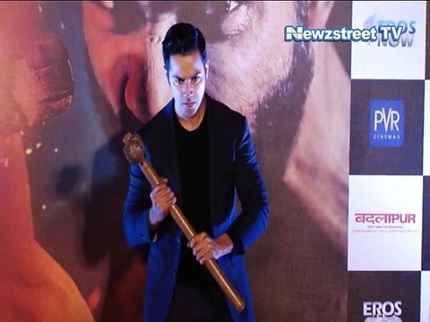 I was very comfortable kissing Divya Dutta- Varun Dhawan