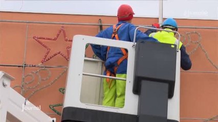 Les communes installent les décorations de Noël (Vendée)
