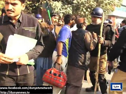 Dunya News - Political leaders condemn disabled persons' beating by police