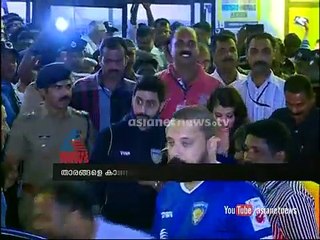 Aishwarya & Abhishek Leaving ISL Match - 2014