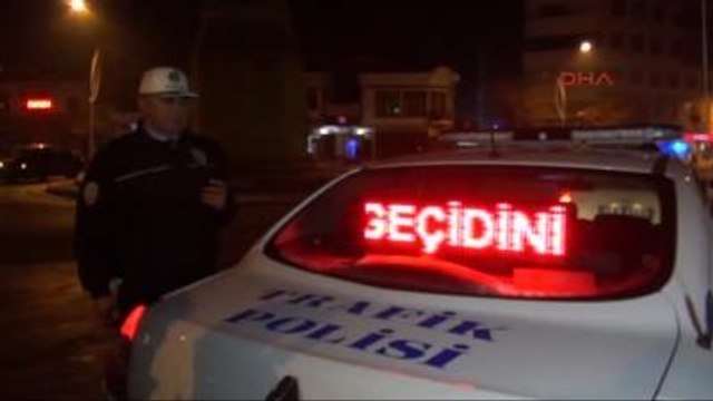 Polis Araçlarında Kayan Yazı ile Trafik Kuralları Uyarısı