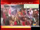 Watch Imran Khan and PMLN Attitude Towards Special People, Feel the Difference_(new)