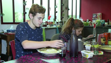 "Touche pas à ma ZEP": quand parents et profs se mobilisent