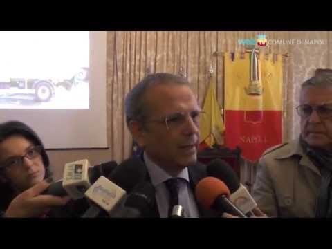 Napoli - Raccolta speciale di carta e cartone nel centro -2- (03.12.14)