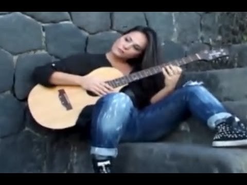 Napoli - Campamm ppe ammore : primo singolo di Loredana Daniele, nipote di Pino (03.12.14)