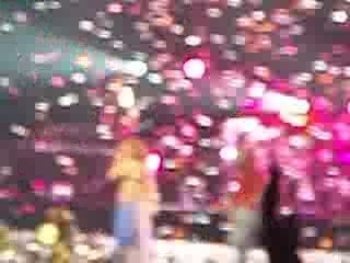 SHAKIRA FINAL CONCERT (4) PARIS 16/02/07