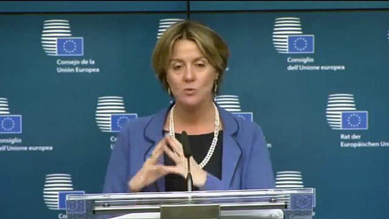 Bruxelles - Lorenzin alla conferenza stampa conclusiva del Consiglio dei ministri UE (01.12.14)